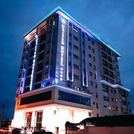United Hotel International Yaoundé Buitenkant foto