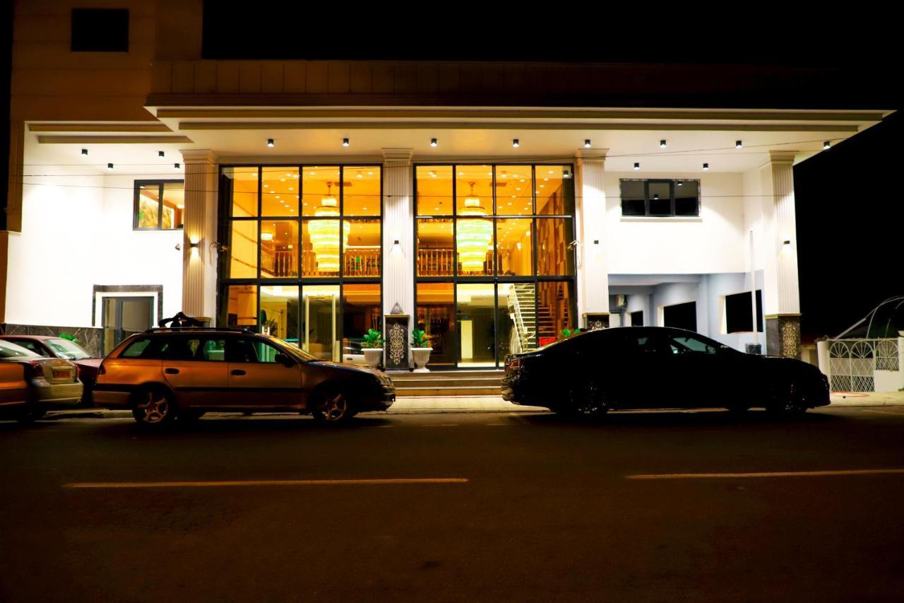 United Hotel International Yaoundé Buitenkant foto