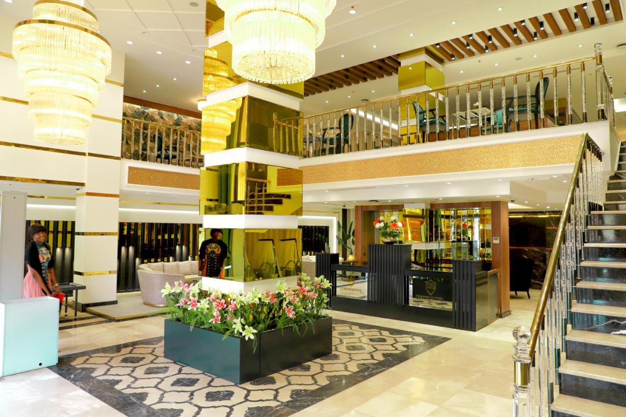 United Hotel International Yaoundé Buitenkant foto