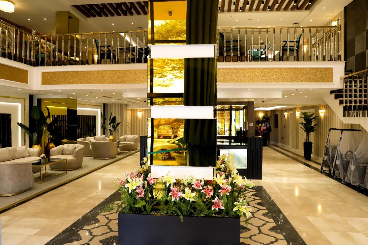 United Hotel International Yaoundé Buitenkant foto