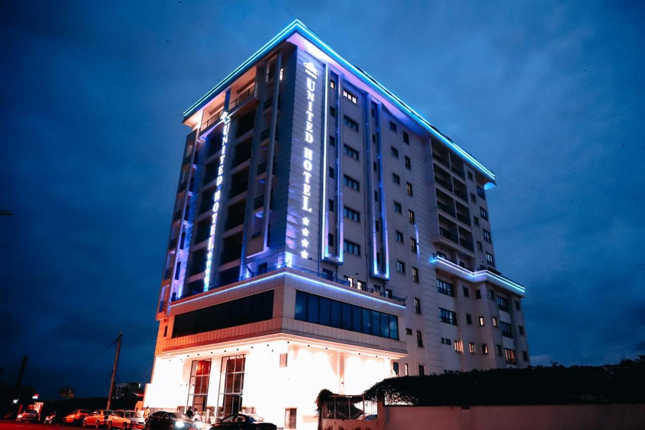 United Hotel International Yaoundé Buitenkant foto