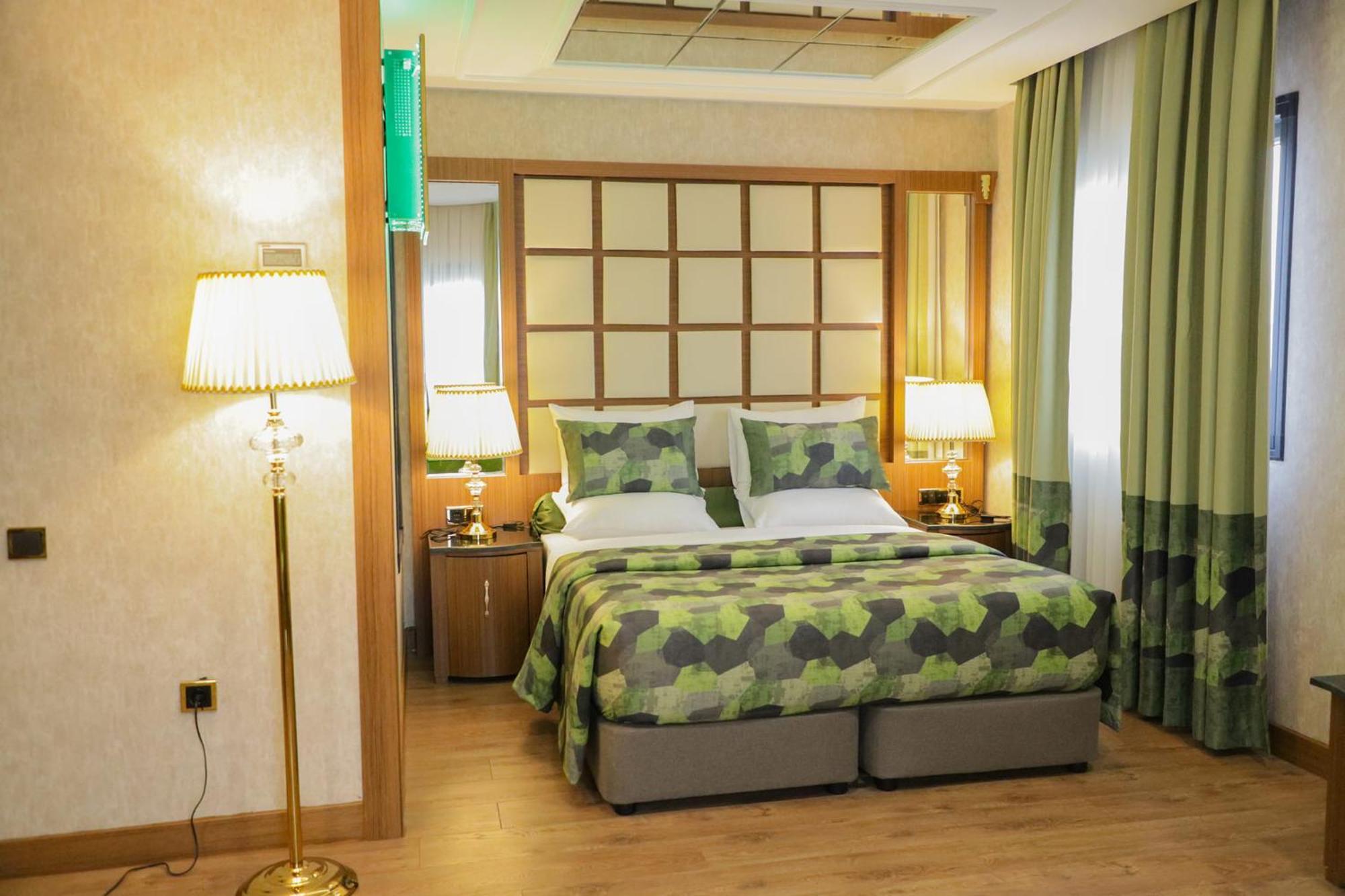 United Hotel International Yaoundé Buitenkant foto