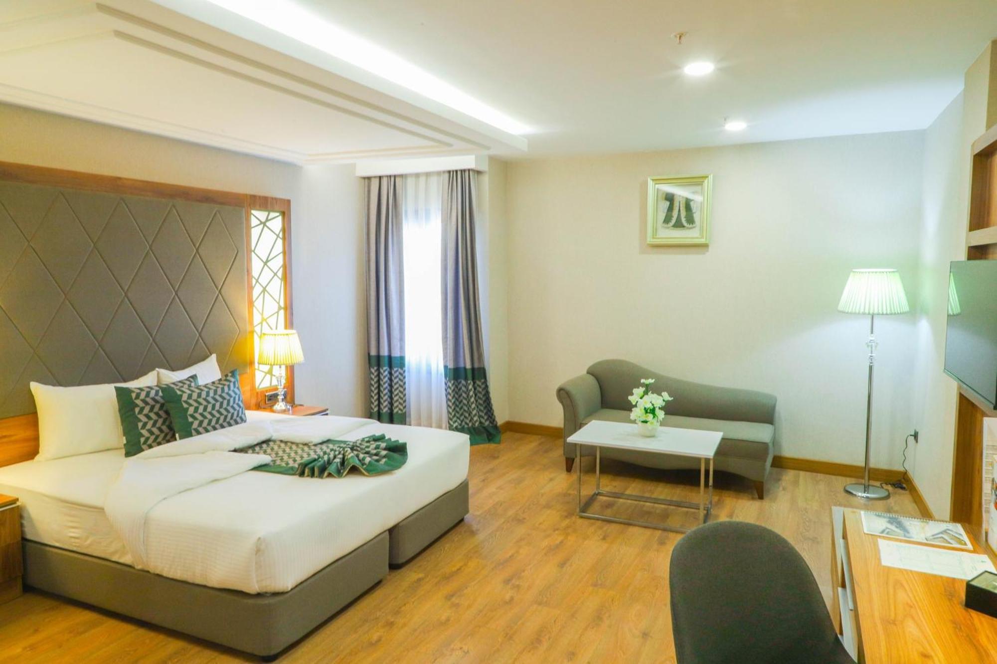 United Hotel International Yaoundé Buitenkant foto
