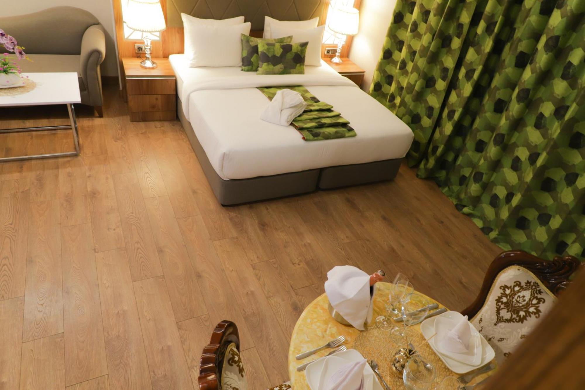United Hotel International Yaoundé Buitenkant foto