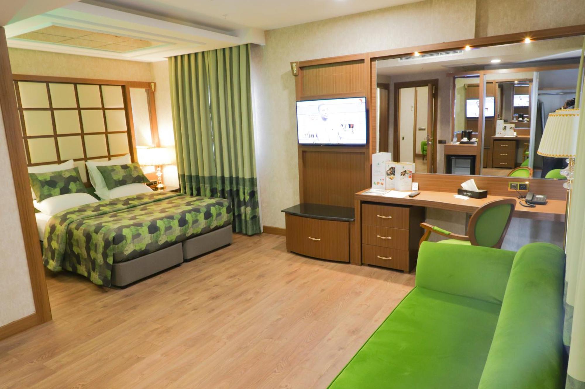 United Hotel International Yaoundé Buitenkant foto